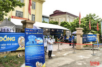 [ẢNH] Cận cảnh “Siêu thị mini 0 đồng’’ đầu tiên ở Hà Nội cho người lao động, sinh viên khó khăn vì giãn cách xã hội