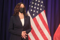 Những hình ảnh ấn tượng về Phó Tổng thống Mỹ đầu tiên đến Hà Nội