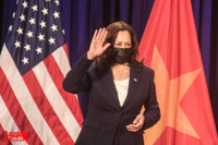 Những hình ảnh ấn tượng về Phó Tổng thống Mỹ đầu tiên đến Hà Nội