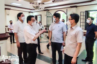 [ẢNH] Lịch trình dày đặc trong buổi kiểm tra chống dịch Covid-19 của Phó Thủ tướng Vũ Đức Đam tại Hà Nội