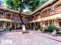 [ẢNH] Cận cảnh điểm bán hàng lưu động đầu tiên phục vụ nhân dân ngoài đê sông Hồng