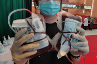 Thứ trưởng Bộ Công an và Giám đốc CATP Hà Nội hiến máu cứu người, chung tay đẩy lùi Covid-19