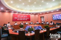 [ẢNH] Lịch trình dày đặc trong buổi kiểm tra chống dịch Covid-19 của Phó Thủ tướng Vũ Đức Đam tại Hà Nội