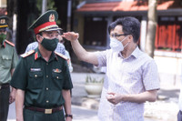 [ẢNH] Lịch trình dày đặc trong buổi kiểm tra chống dịch Covid-19 của Phó Thủ tướng Vũ Đức Đam tại Hà Nội