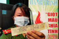 Thứ trưởng Bộ Công an và Giám đốc CATP Hà Nội hiến máu cứu người, chung tay đẩy lùi Covid-19