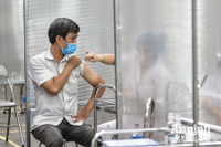 [ẢNH] Hà Nội trưng dụng nhà thi đấu 2.000 chỗ làm điểm tiêm vaccine Covid-19