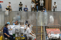 [ẢNH] Hà Nội trưng dụng nhà thi đấu 2.000 chỗ làm điểm tiêm vaccine Covid-19