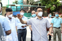 [ẢNH] Lịch trình dày đặc trong buổi kiểm tra chống dịch Covid-19 của Phó Thủ tướng Vũ Đức Đam tại Hà Nội