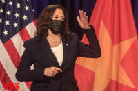 Những hình ảnh ấn tượng về Phó Tổng thống Mỹ đầu tiên đến Hà Nội