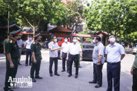 [ẢNH] Lịch trình dày đặc trong buổi kiểm tra chống dịch Covid-19 của Phó Thủ tướng Vũ Đức Đam tại Hà Nội