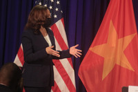 Những hình ảnh ấn tượng về Phó Tổng thống Mỹ đầu tiên đến Hà Nội