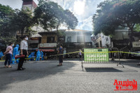 [ẢNH] Trưng dụng cả phố làm điểm xét nghiệm 7.000 người liên quan Covid-19 ở chợ Ngọc Hà