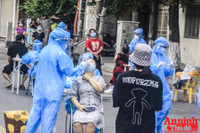 [ẢNH] Trưng dụng cả phố làm điểm xét nghiệm 7.000 người liên quan Covid-19 ở chợ Ngọc Hà