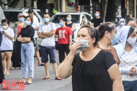 [ẢNH] Trưng dụng cả phố làm điểm xét nghiệm 7.000 người liên quan Covid-19 ở chợ Ngọc Hà