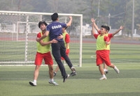 [ẢNH] THPT Phúc Lợi vào bán kết sau trận đấu nghẹt thở với THPT Marie Curie