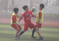 [ẢNH] THPT Phúc Lợi vào bán kết sau trận đấu nghẹt thở với THPT Marie Curie