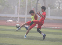 [ẢNH] THPT Phúc Lợi vào bán kết sau trận đấu nghẹt thở với THPT Marie Curie