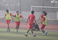 [ẢNH] THPT Phúc Lợi vào bán kết sau trận đấu nghẹt thở với THPT Marie Curie