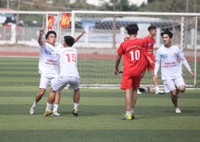 [ẢNH] THPT Hoàng Mai vào chung kết sau màn rượt đuổi tỉ số nghẹt thở