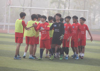 [ẢNH] THPT Phúc Lợi vào bán kết sau trận đấu nghẹt thở với THPT Marie Curie