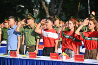 Các nghệ sỹ cùng Công an Thủ đô chung tay trồng cây để 