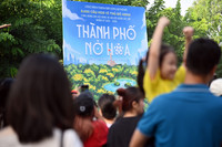 Các nghệ sỹ cùng Công an Thủ đô chung tay trồng cây để 