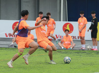 Thắng luân lưu Vinschool OP, trường Xuân Mai thẳng tiến vòng 1/8