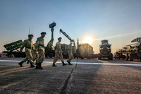 Mãn nhãn với màn trình diễn của máy bay Su-30MK2 tại Lễ khai mạc Triển lãm Quốc phòng quốc tế 2024