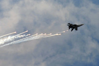 Mãn nhãn với màn trình diễn của máy bay Su-30MK2 tại Lễ khai mạc Triển lãm Quốc phòng quốc tế 2024