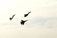 Mãn nhãn với màn trình diễn của máy bay Su-30MK2 tại Lễ khai mạc Triển lãm Quốc phòng quốc tế 2024