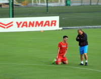 [ẢNH] Công Phượng tươi rói khi trở lại ĐT Việt Nam