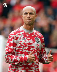 [ẢNH] Sẽ thế nào nếu Ronaldo, Messi cùng cạo trọc đầu?