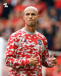 [ẢNH] Sẽ thế nào nếu Ronaldo, Messi cùng cạo trọc đầu?