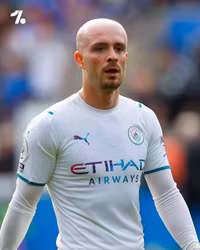 [ẢNH] Sẽ thế nào nếu Ronaldo, Messi cùng cạo trọc đầu?