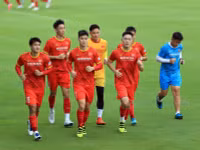 [ẢNH] Công Phượng tươi rói khi trở lại ĐT Việt Nam