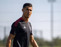 Bộ ảnh mới đẹp lung linh của Ronaldo ở sân Old Trafford