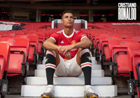 Bộ ảnh mới đẹp lung linh của Ronaldo ở sân Old Trafford