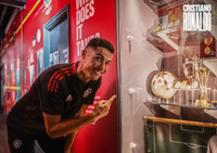Bộ ảnh mới đẹp lung linh của Ronaldo ở sân Old Trafford