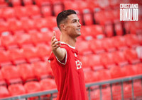 Bộ ảnh mới đẹp lung linh của Ronaldo ở sân Old Trafford