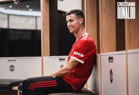 Bộ ảnh mới đẹp lung linh của Ronaldo ở sân Old Trafford