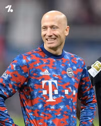 [ẢNH] Sẽ thế nào nếu Ronaldo, Messi cùng cạo trọc đầu?