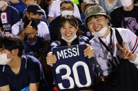 Messi, Neymar và Mbappe gây sốt ở Nhật Bản