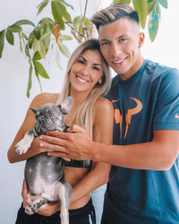 Vẻ đẹp nóng bỏng của bạn gái tân binh MU Lisandro Martinez