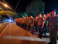 Xúc động hình ảnh Công an Thủ đô thành kính thả hoa đăng nhớ ơn các liệt sỹ trên dòng Thạch Hãn