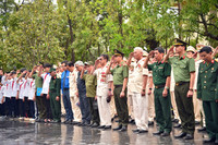 Hình ảnh ấm áp nghĩa tình Công an Thủ đô tri ân các cựu chiến binh tham gia giải phóng miền Nam 