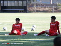 ĐT Việt Nam ra sân tập ngay sau khi đến Australia