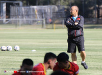 ĐT Việt Nam ra sân tập ngay sau khi đến Australia