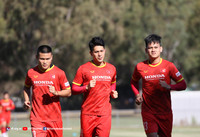 ĐT Việt Nam ra sân tập ngay sau khi đến Australia