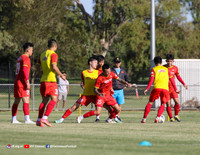 ĐT Việt Nam ra sân tập ngay sau khi đến Australia