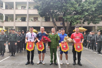 Chiến sỹ Cảnh sát cơ động Thủ đô tranh tài đấu bóng chuyền đầu Xuân Quý Mão